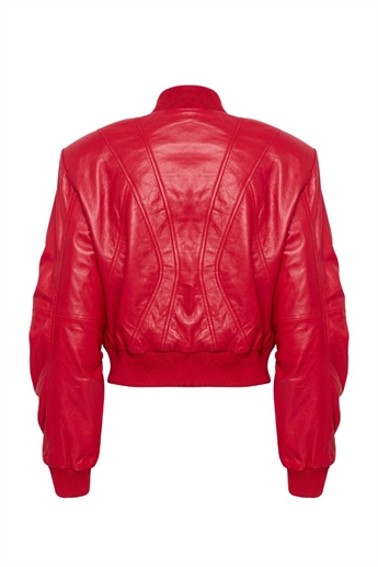 Gestuz, Zania Bomber, Haute Red